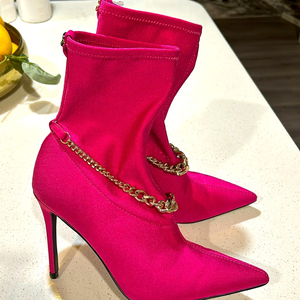 New GUESS Forsta Satin Ankle Boot